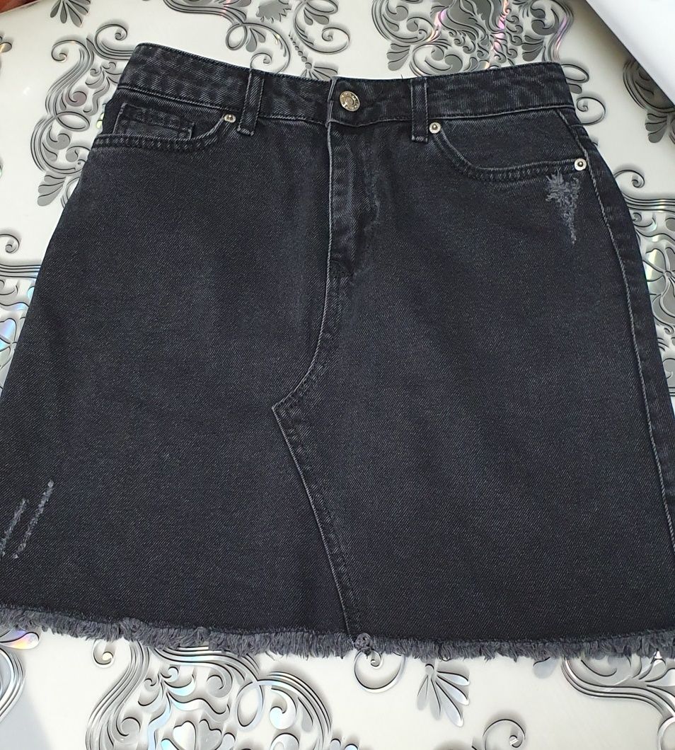 Продам женские юбки новые