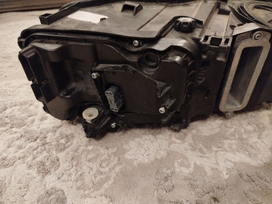 Audi Q7 4M ліва 4M0 941 005 B на запчасті