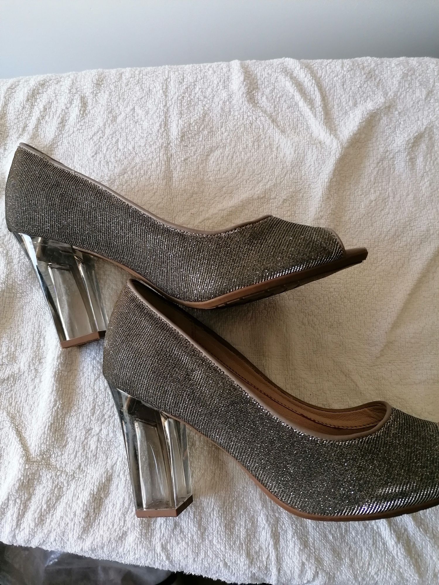 Sapatos cinza brilhantes Piccadilly