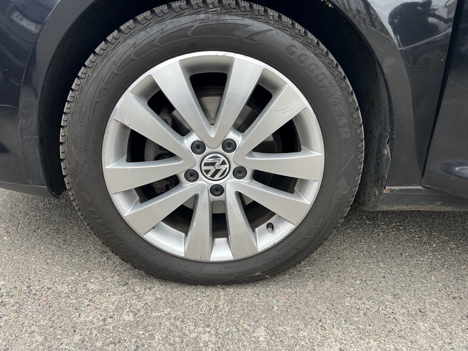 Оригінальні диски vw R17 з зимовими шинами 215/55 R17
