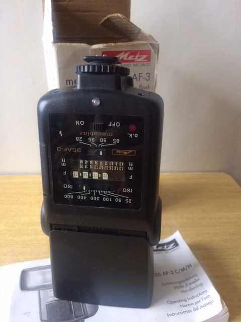 Вспышки Mecablitz 36 AF-3,  Saulute 220в и простая 3 вольта !