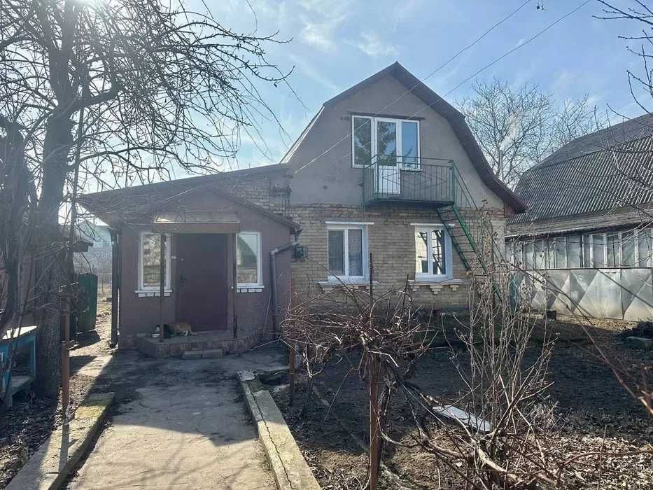 Продам будинок с.Святопетрівське.Горище,криниця,6 соток,газ