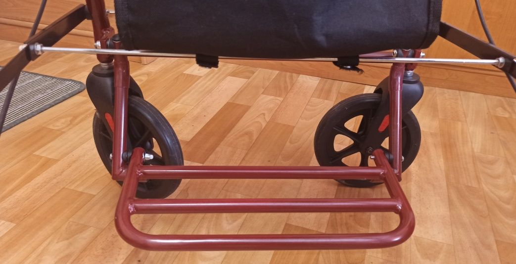 Chodzik czterokołowy z siedziskiem VITEA CARE ROSE