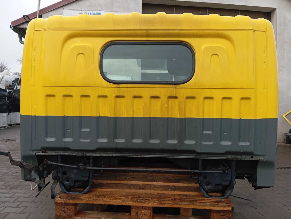 Kabina Nissan Cabstar 07