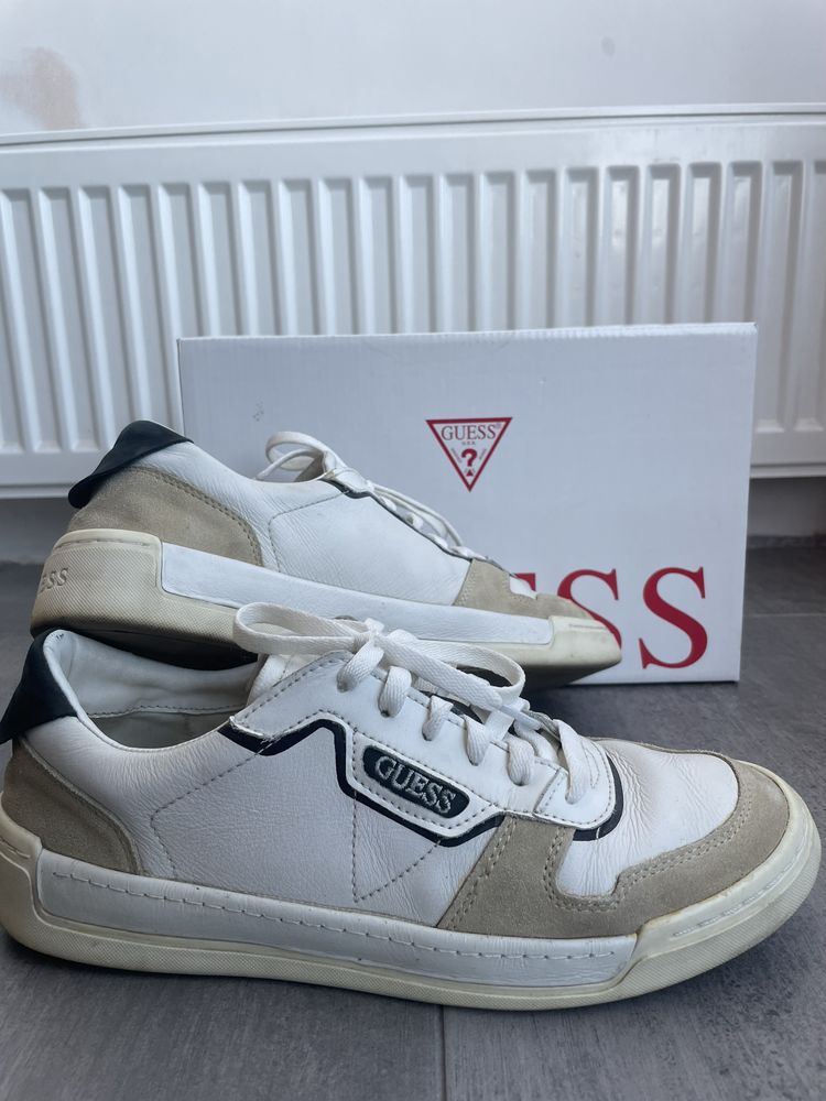 Продам кеди Guess