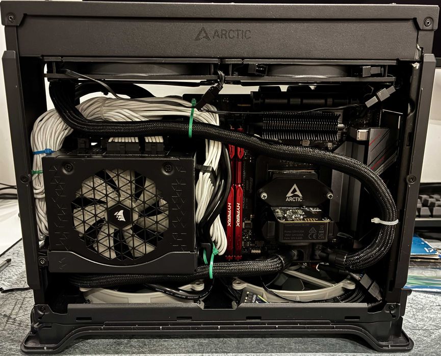 PC Gaming Mini ITX -Fractal Era 2+Ryzen 5900+32GB DDR4+Cooler Água 280