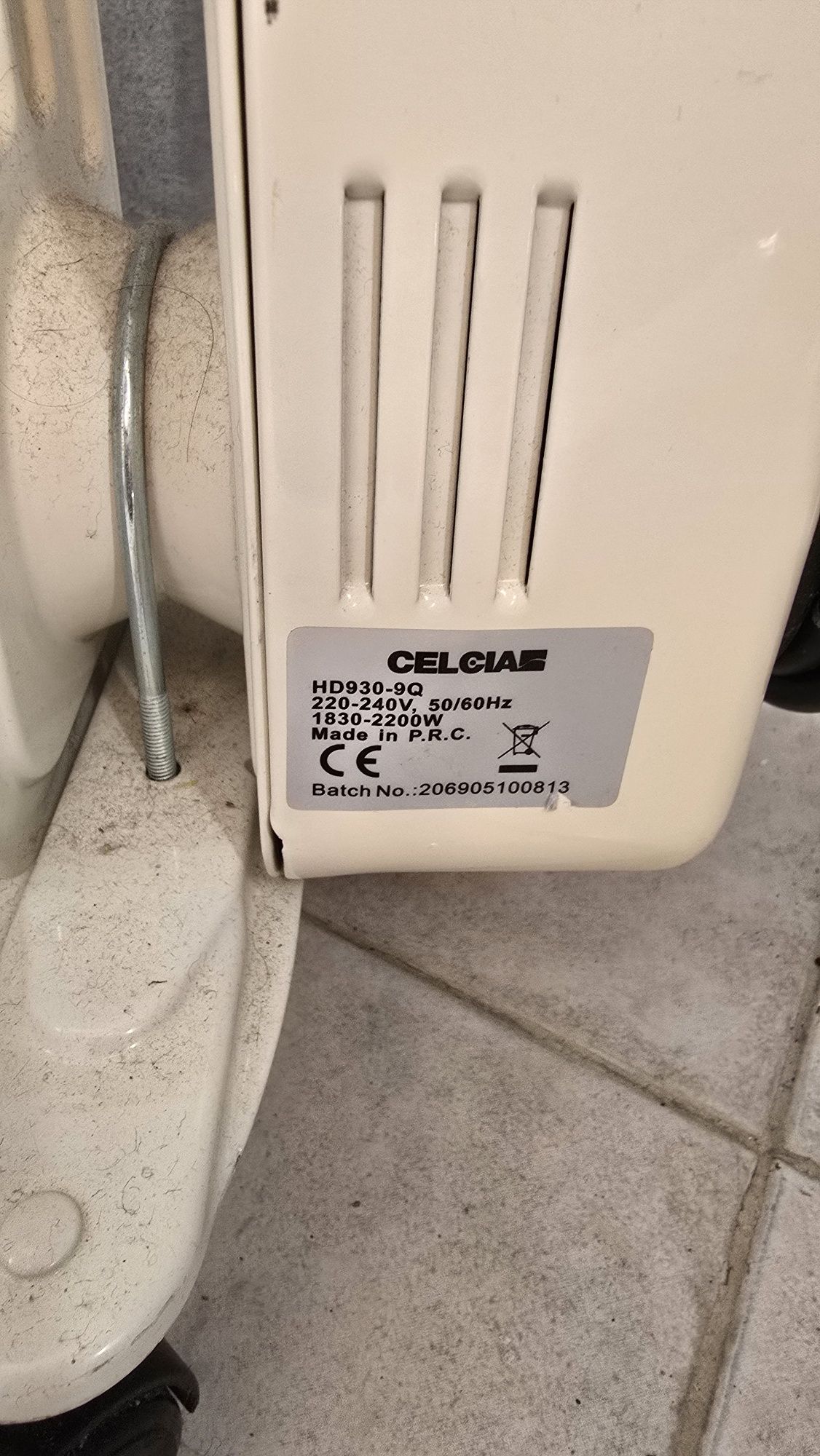 • Aquecedor a Óleo Celcias HD930-9Q
