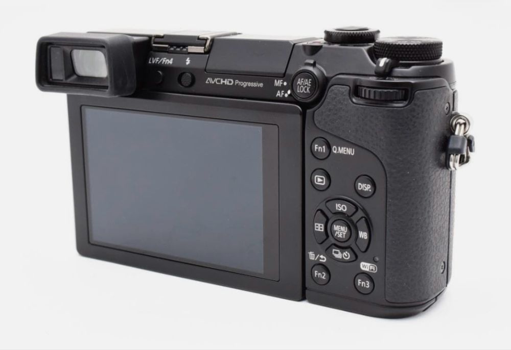 Panasonic Lumix DMC-GX7 + 14-42mm Kit + 20mm 1.7