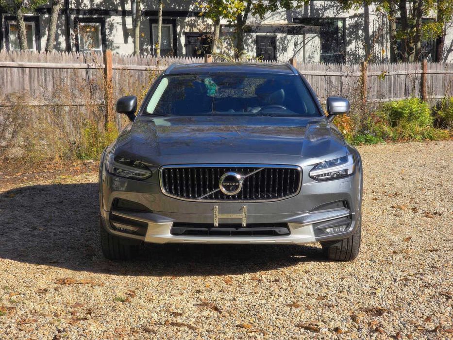 Volvo V90      2017