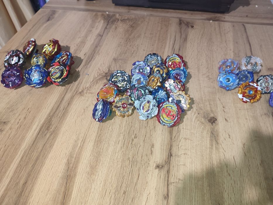 Продам бейблейди за 100 грн