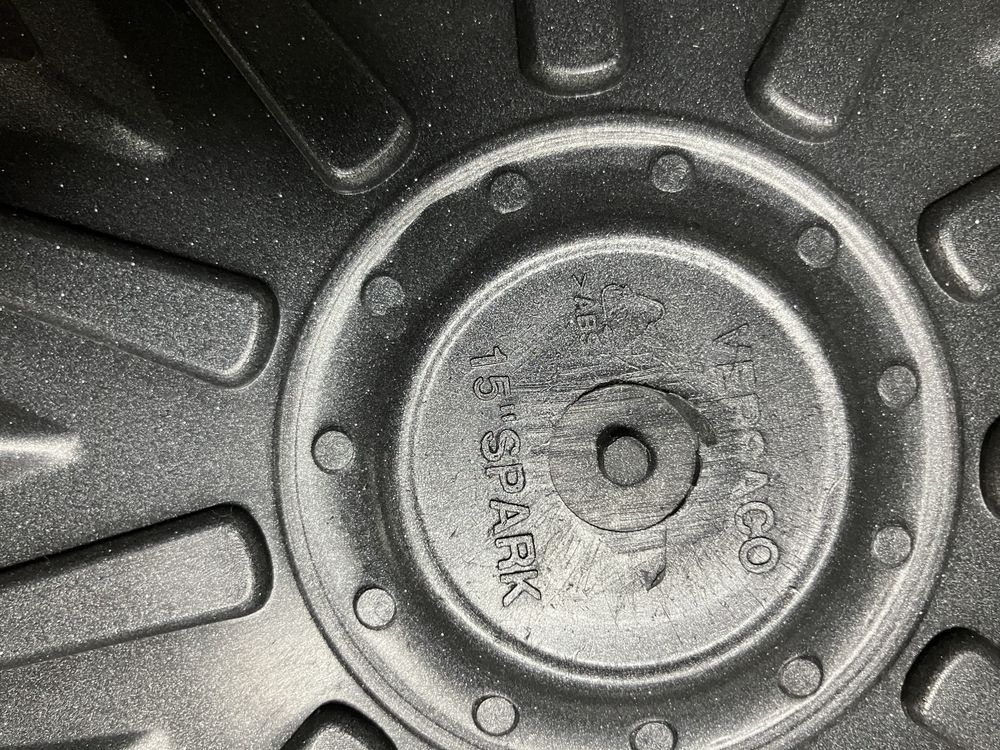 Tampões de Rodas 15”e 16”+ChaveRodas+Sup.TLM,+Encosto Cabeça Mitsubish