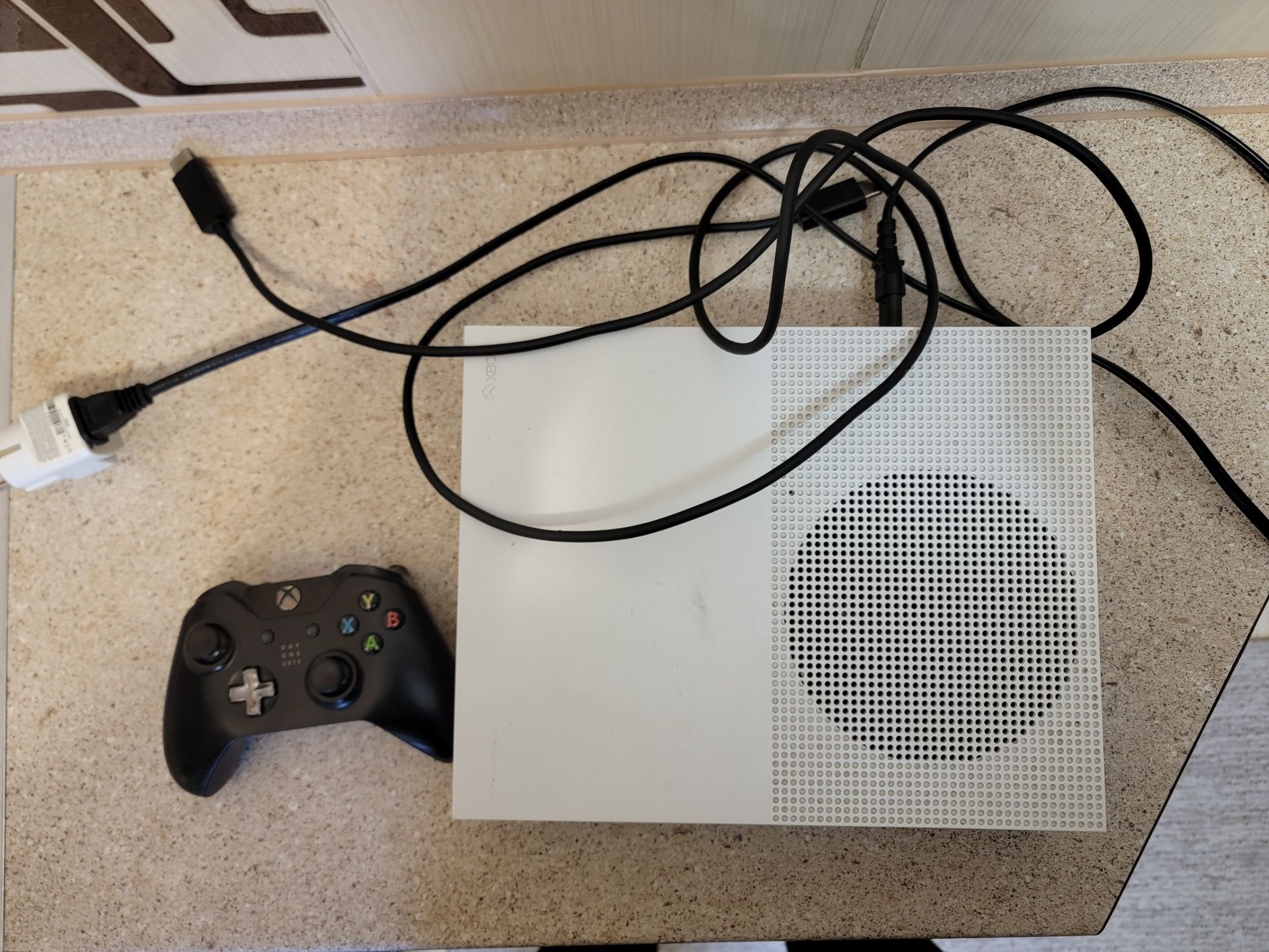 Microsoft Xbox One S Digital Edition 1 TB