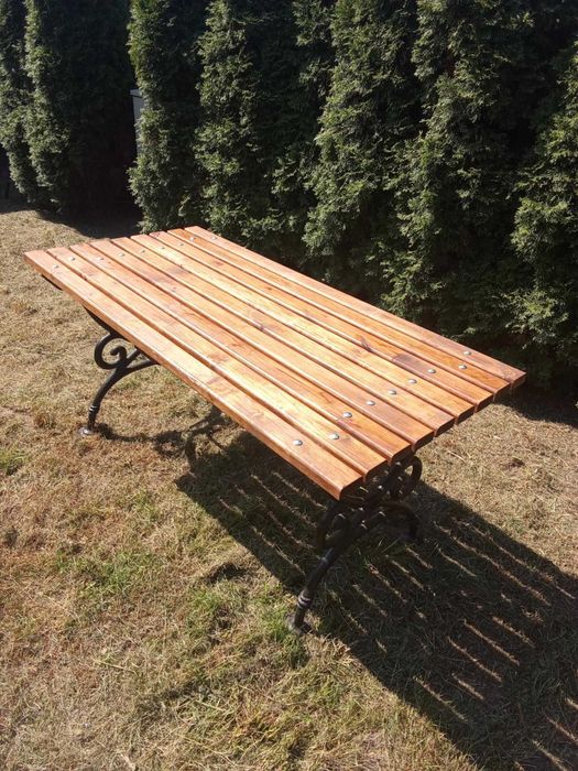 Stół ogrodowy drewniany