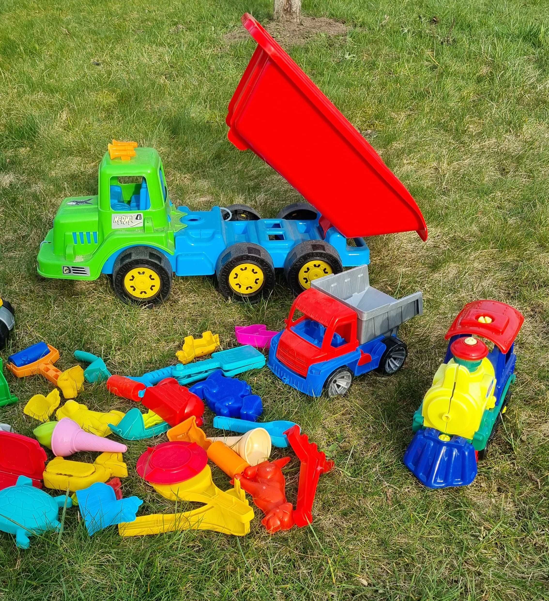 Zestaw zabawek, samochody plastikowe, zabawki do piaskownicy