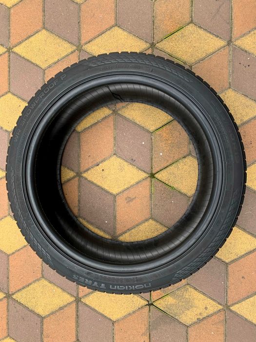 235/40 R19 Nokian WR Snowproof P. Шини зимові 4 шт.