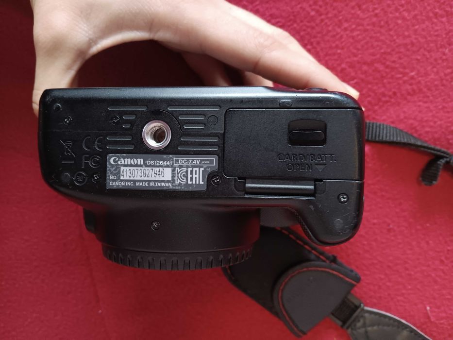 Canon EOS 100D - Perfeita para iniciantes e viagens