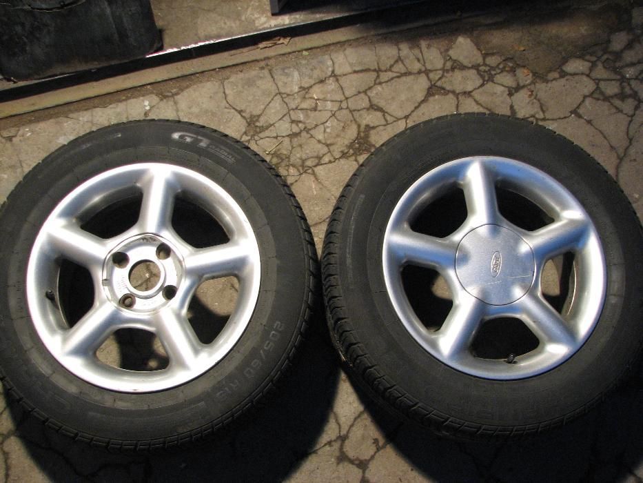 2 колеса литые диски Форд, летняя резтна Champiro 205/60 R15