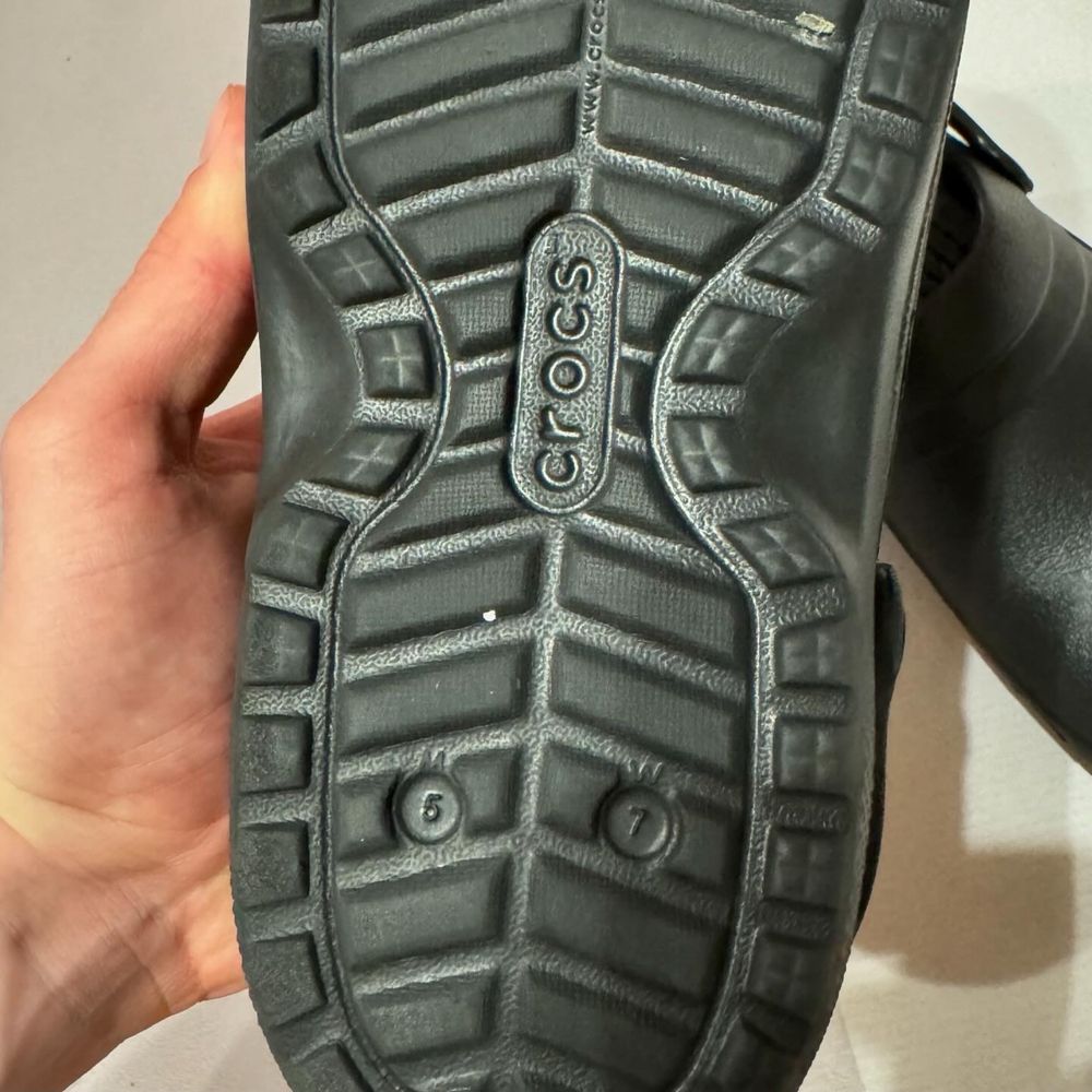 Чорні крокси Crocs тапочки закриті 38 розмір
