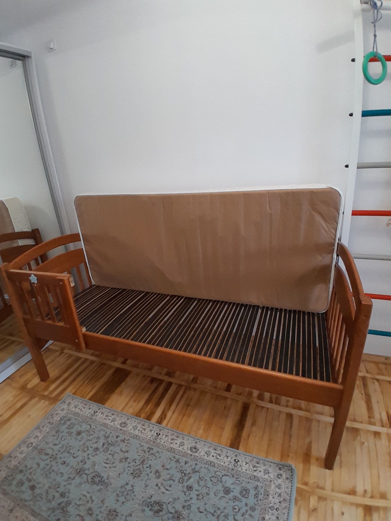 Продам кровать - ліжко + новий матрац