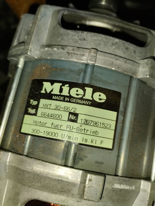 Мотор. Електродвигун від пральної машинки Miele