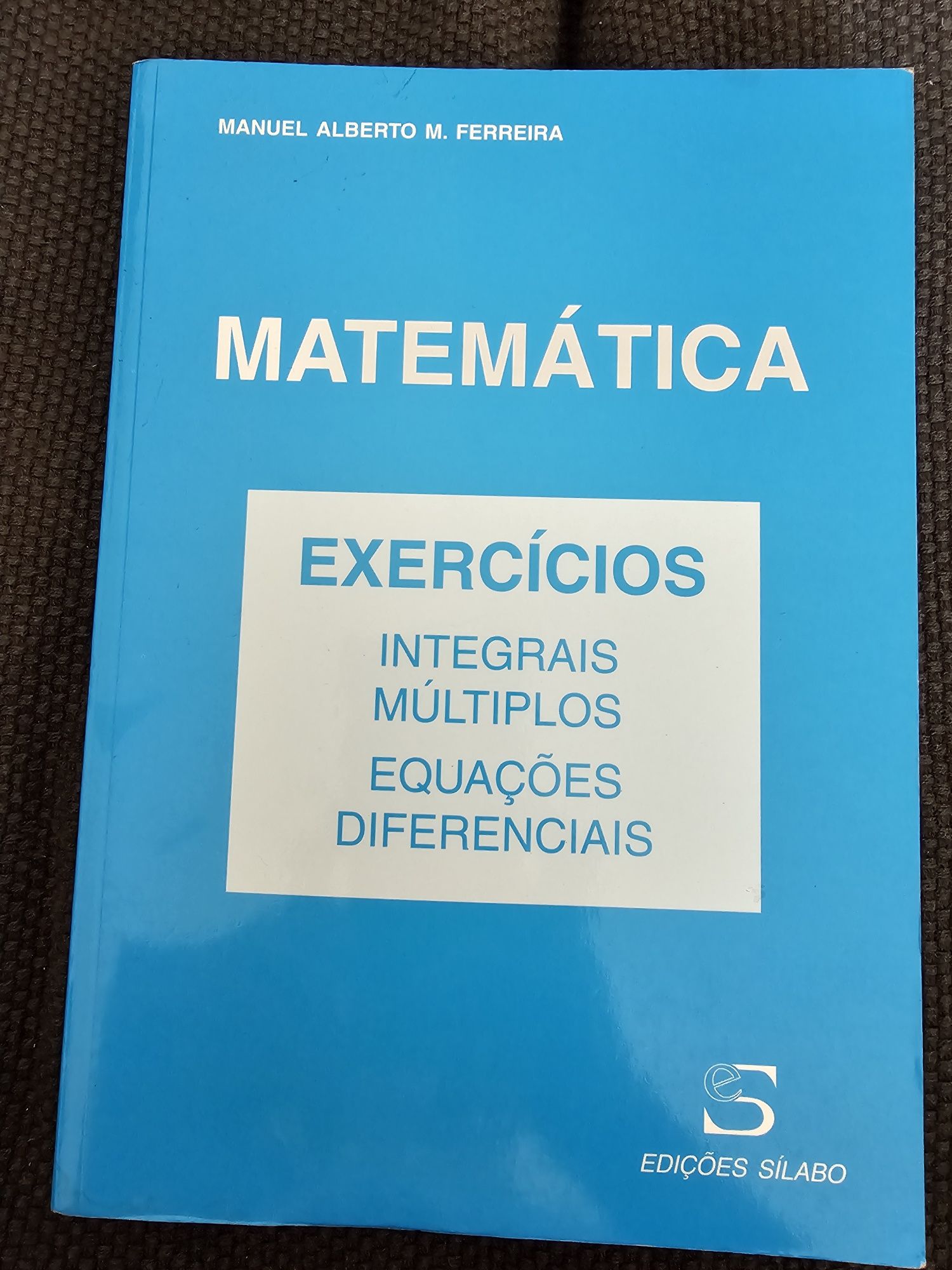 Matemática - exercício integrais múltiplos e equações diferenciais