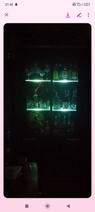 Dwa słupki podświetlane witryny