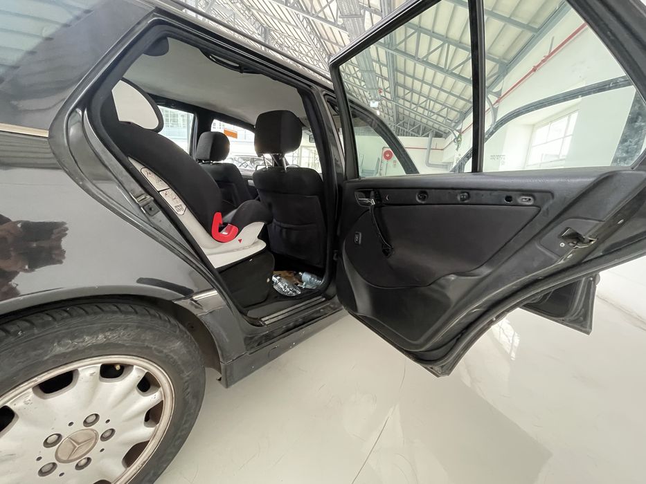 Mercedes carrinha c 180