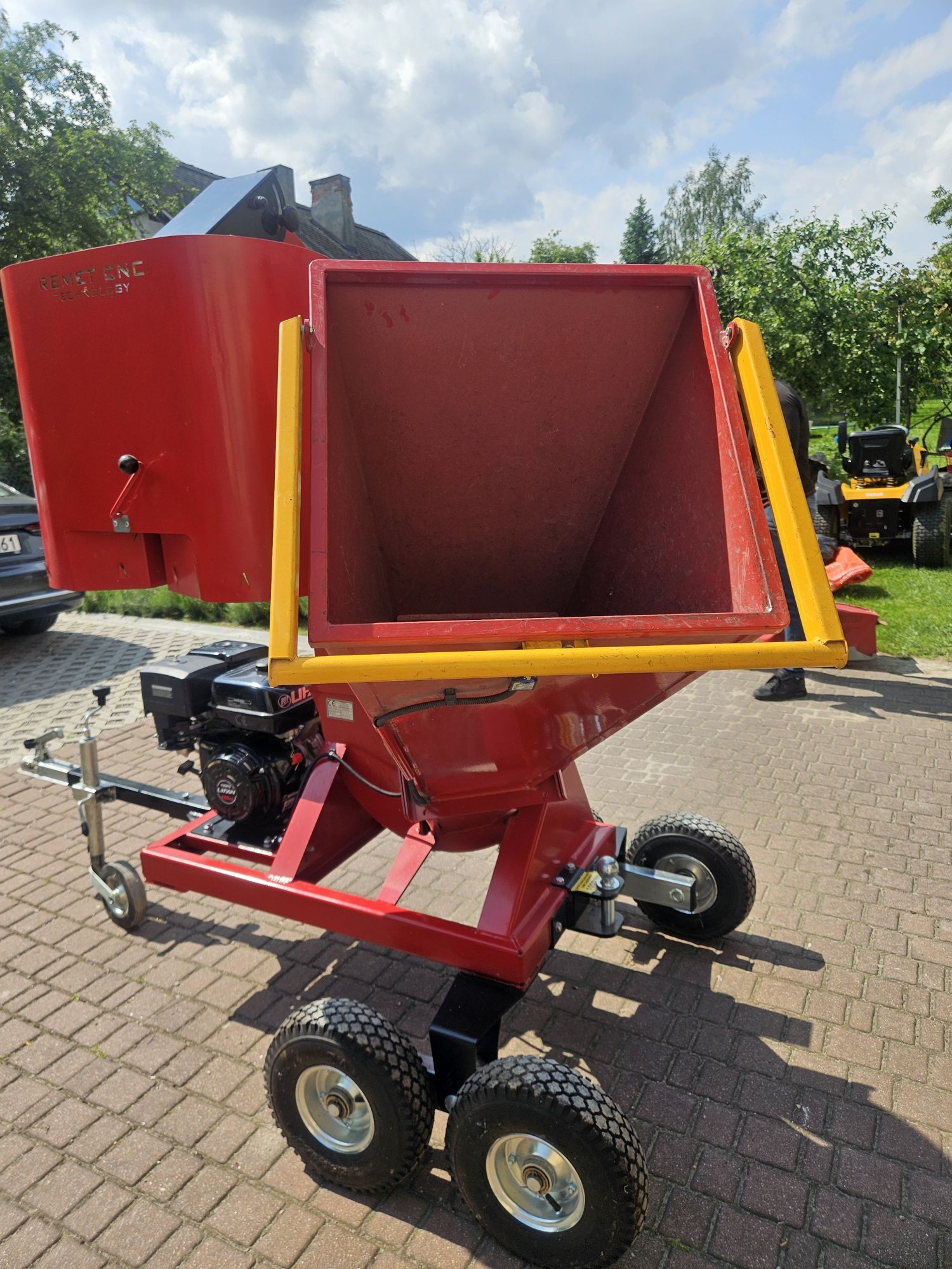 Rębak tarczowy  RTS-630 Red Dragon standard Remet z podwoziem