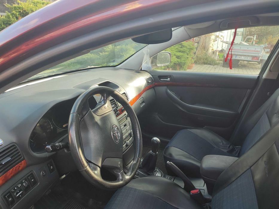 Toyota Avensis 1.8 VVT gaz