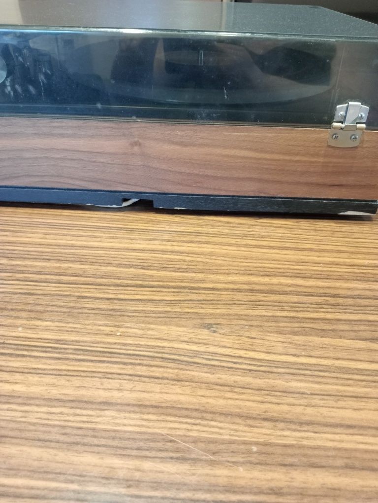 Gramofon Lenco E75