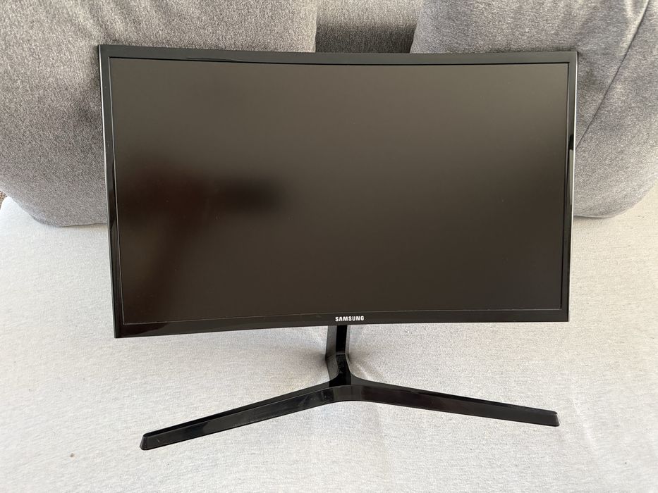 Samsung C24RG50FQR 24’ 144HZ Zakrzywiony Gamingowy FullHD