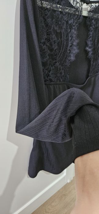 Sprzedam czarna bluzke  z H&M rozmiar L