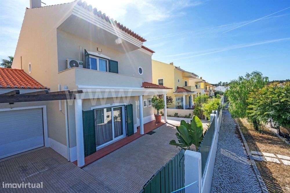 Excelente Moradia T4 com Piscina. Quinta do Anjo