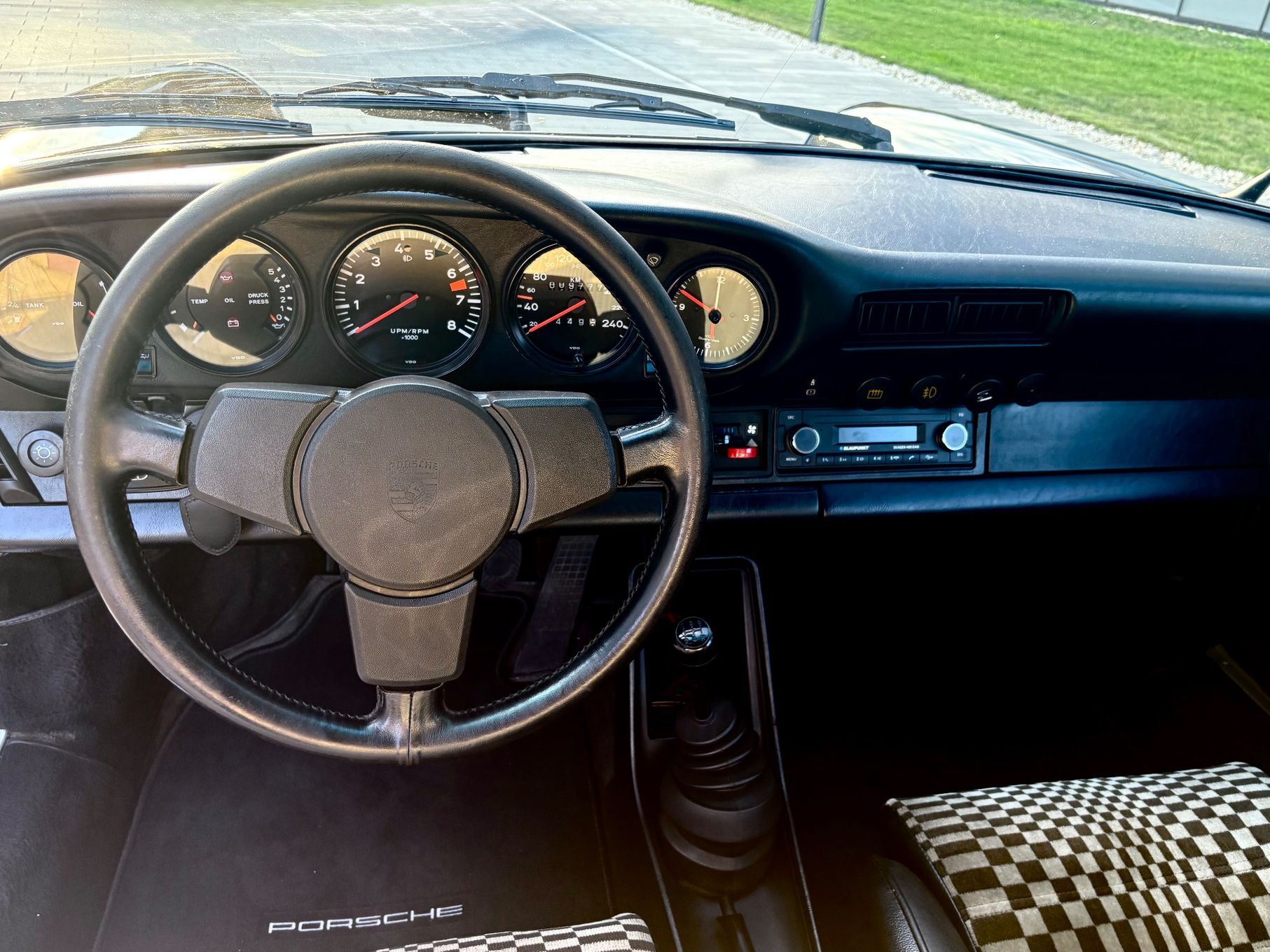 Porsche 911 Porsche 911 SC 3.0 coupe EUROPA 930 G-model
