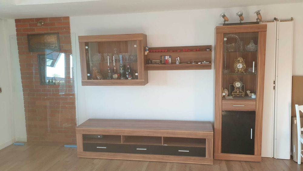 Meblościanka  RTV  plus ława