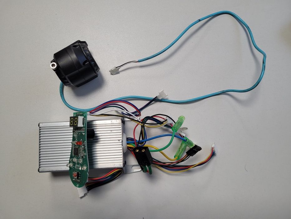 Sterownik wyświetlacz manetka Motus 8.5 lite oryginał sprawny xt60