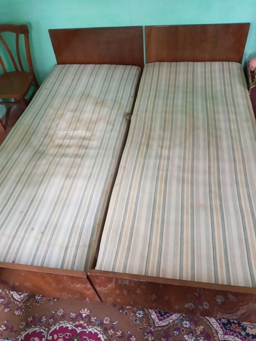 Продам 2 ліжка  за 1500грн
