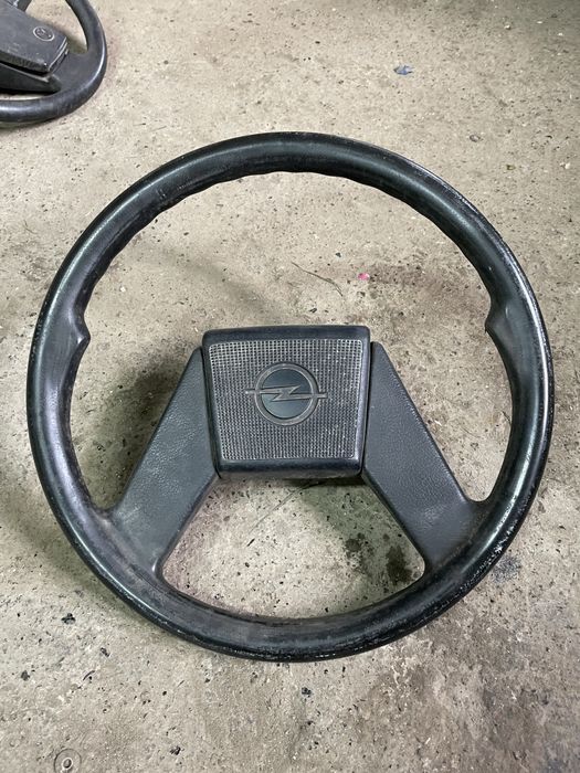 Автомобільне кермо