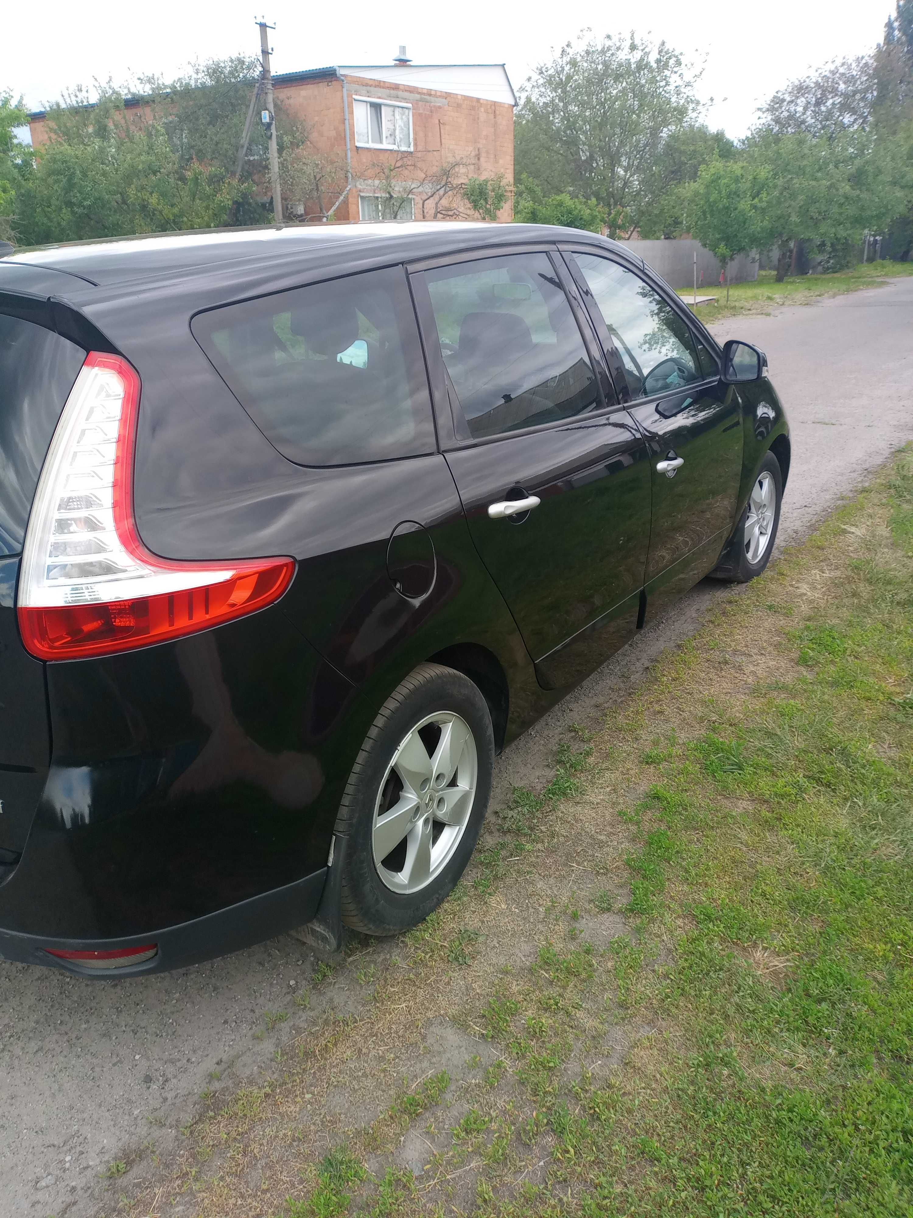 Renault Megane Scenic )2011 р.в. дизель).