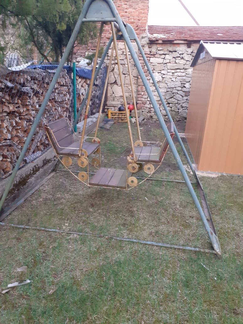 Huśtawka ogrodowa