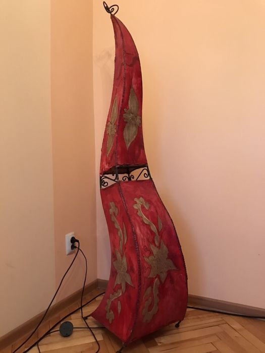 Lampa ozdobna ze skory