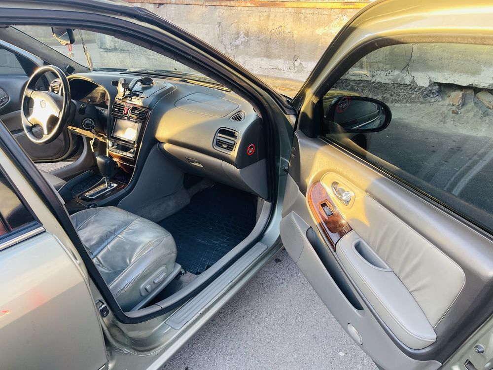 Автомобіль Nissan Maxima 2001