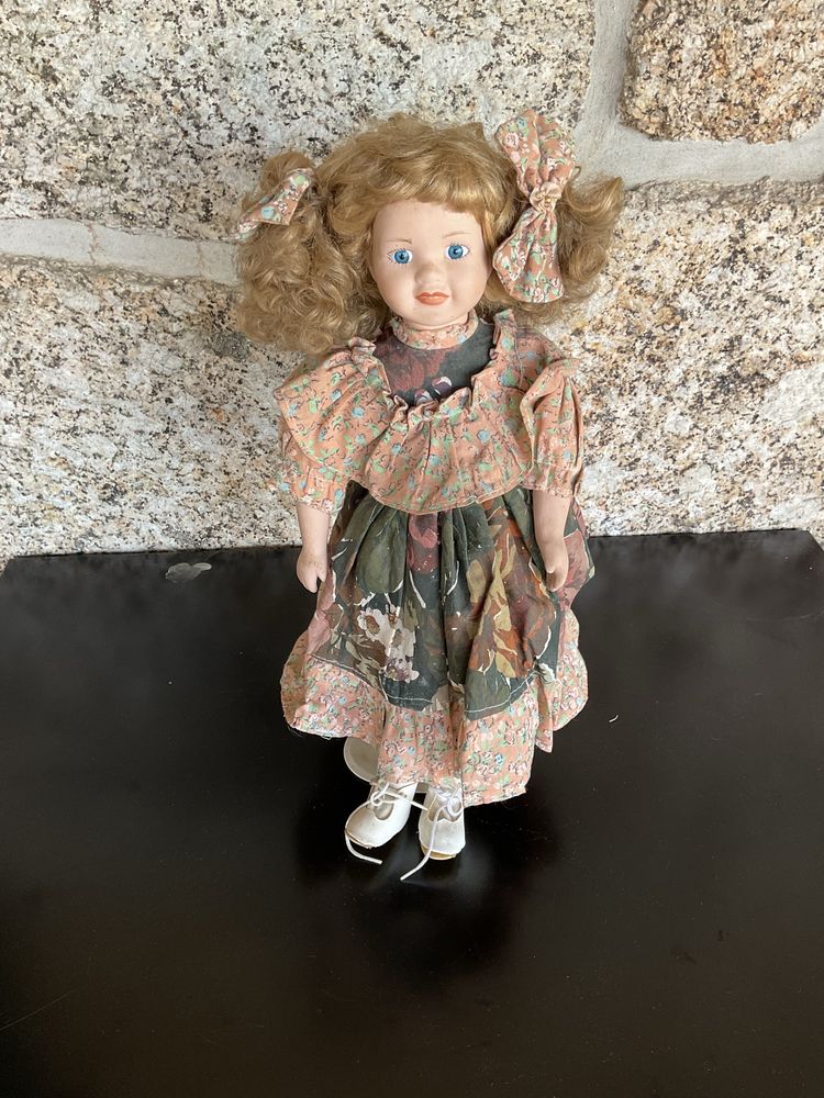 Bonecas de porcelana
