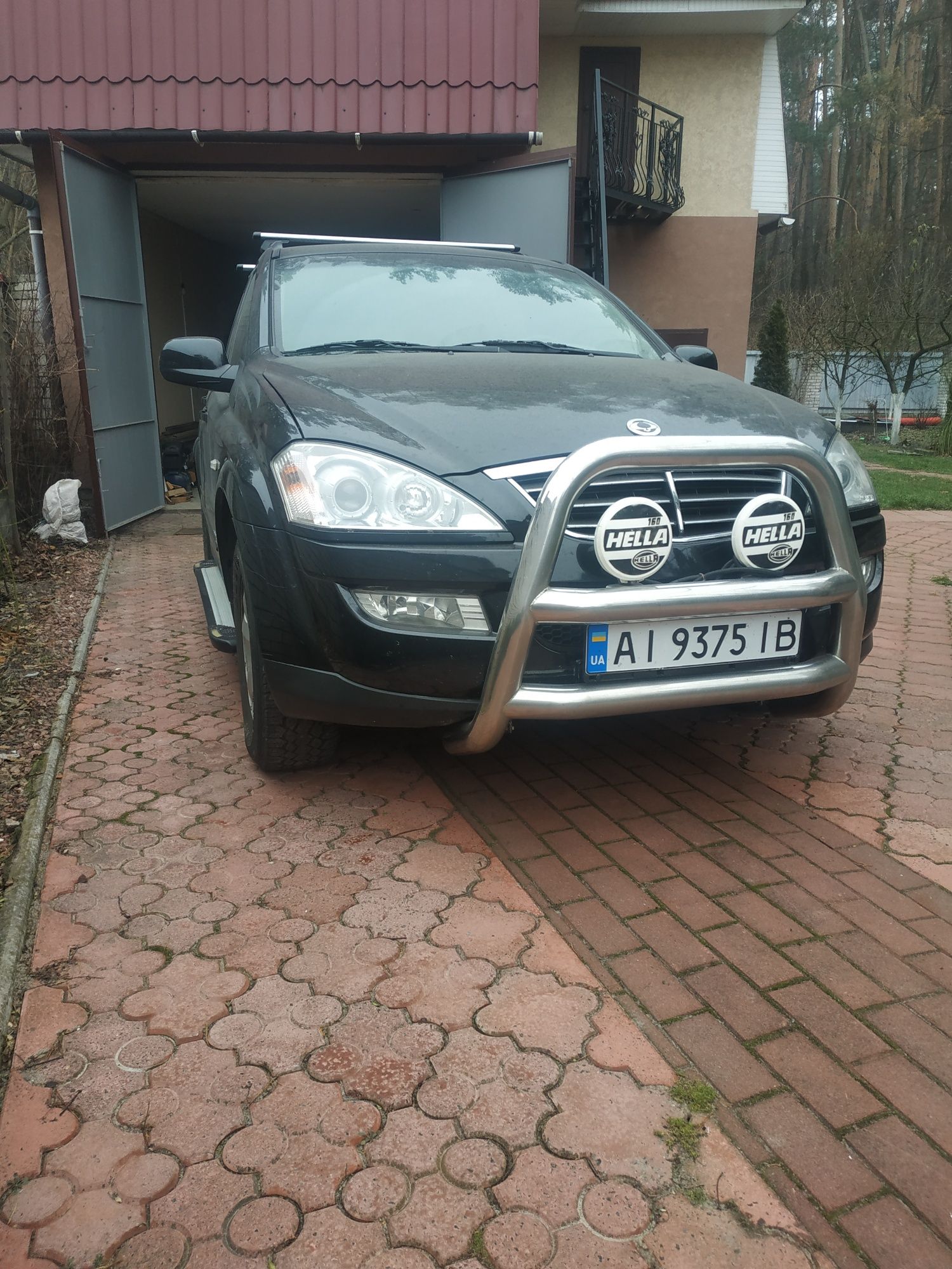 Продам машину Sangyomg