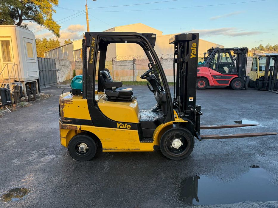 Навантажувач вилковий YALE GLP30VX Вагонник