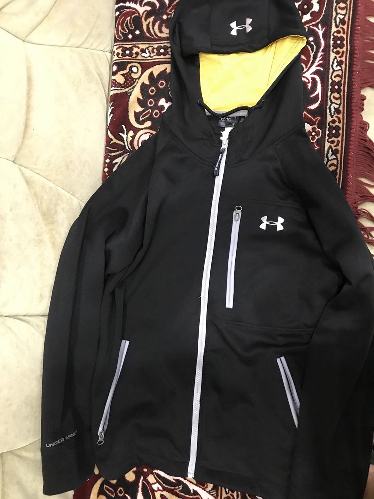 Спортивна кофта Under Armour