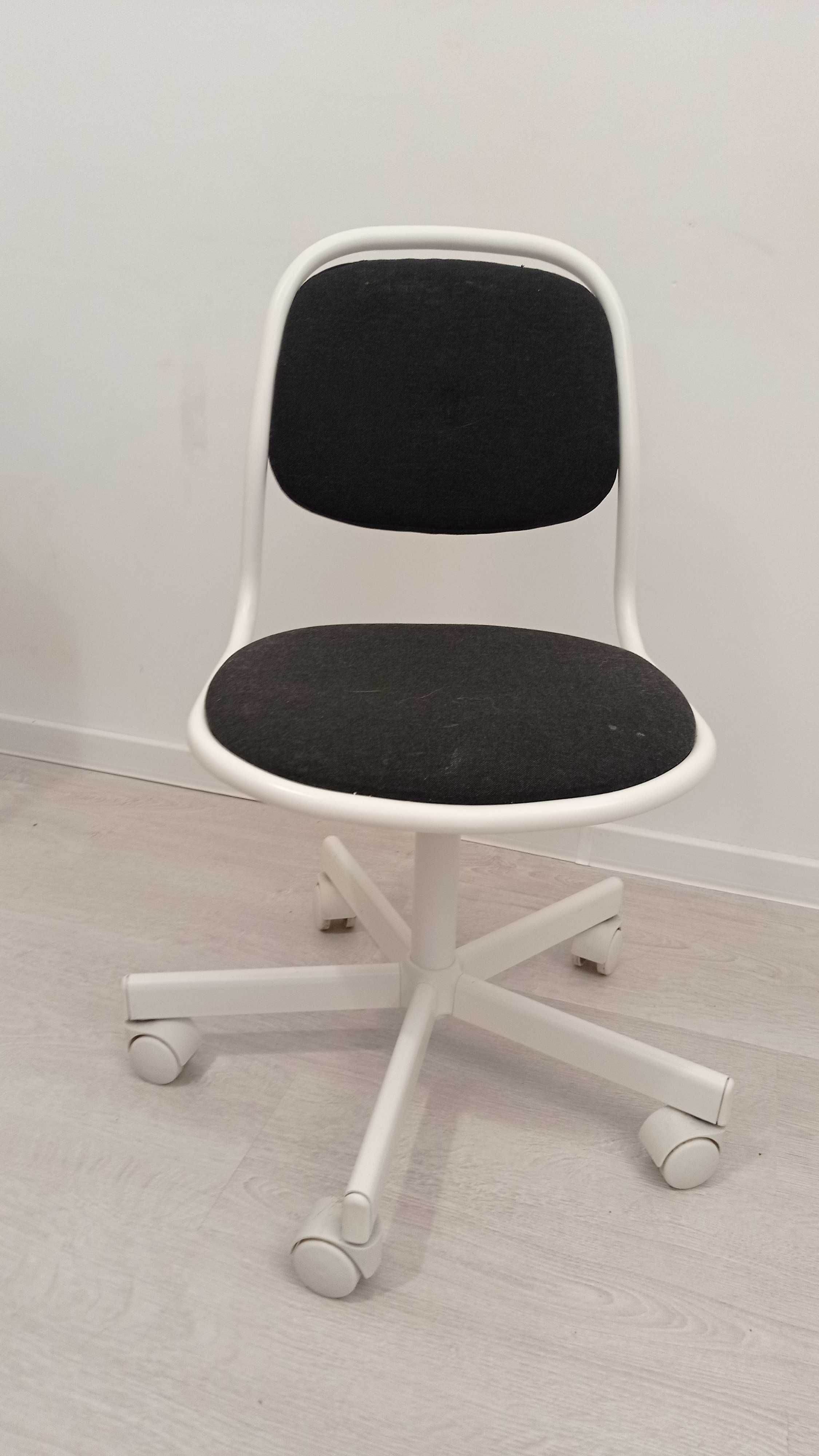 Krzesło obrotowe biało-czarne IKEA ÖRFJÄLL