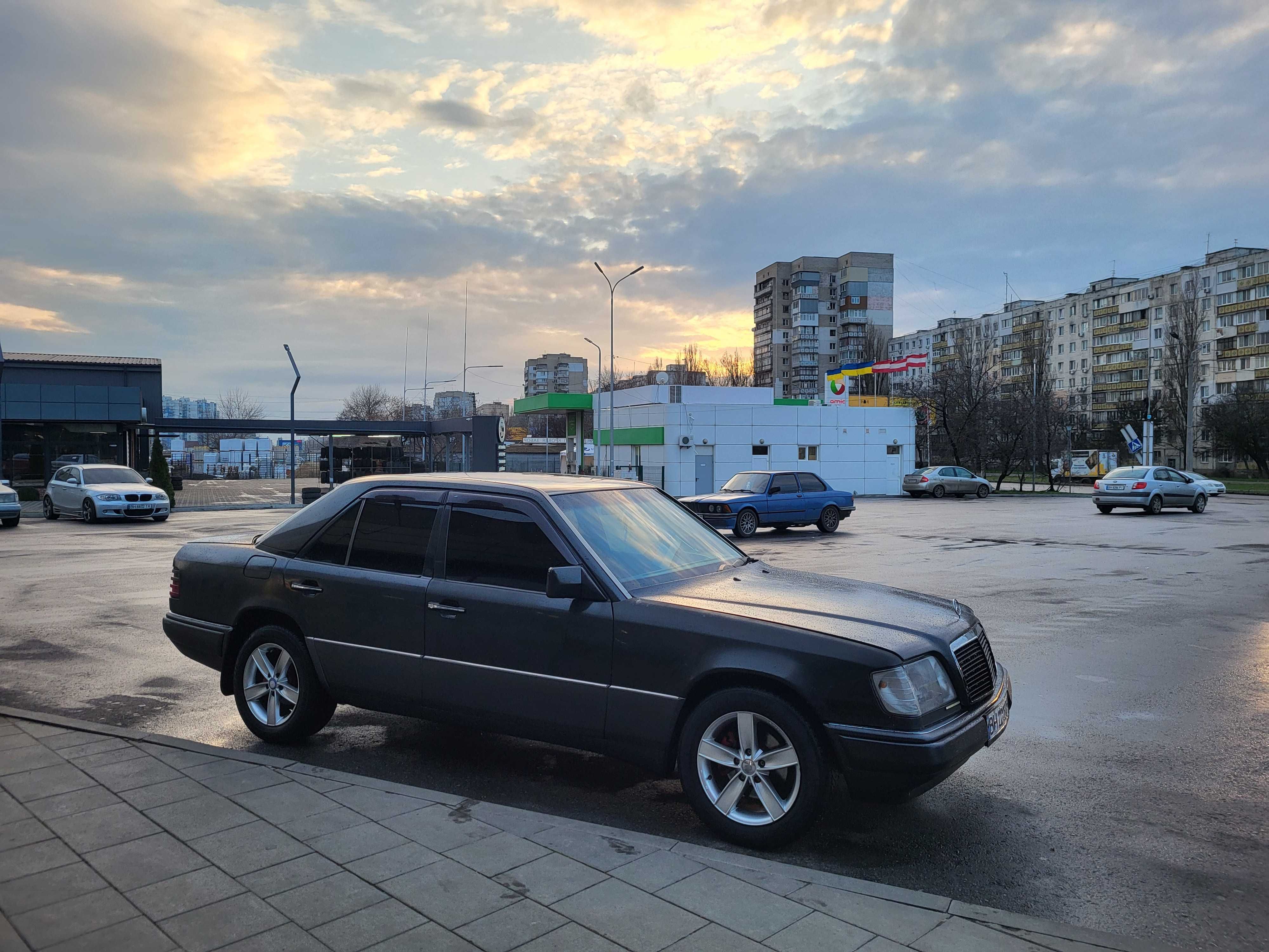 Продам /Мерседес 124..