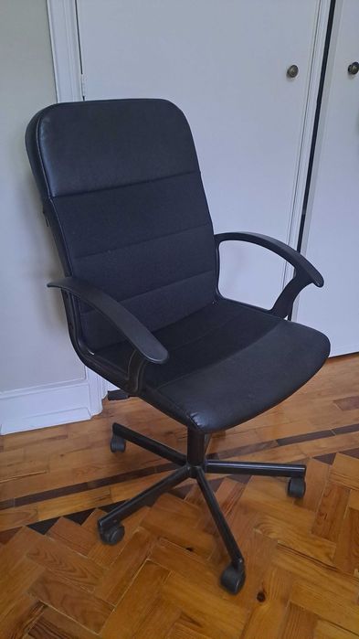 Cadeira ergonomica de escritório com rodas