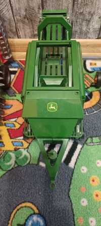 Kostkarka John Deer Bruder